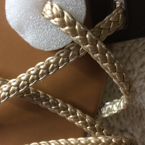 NWT👀 Ana Gold Sandals🌸🌸 - Picture 5 of 5